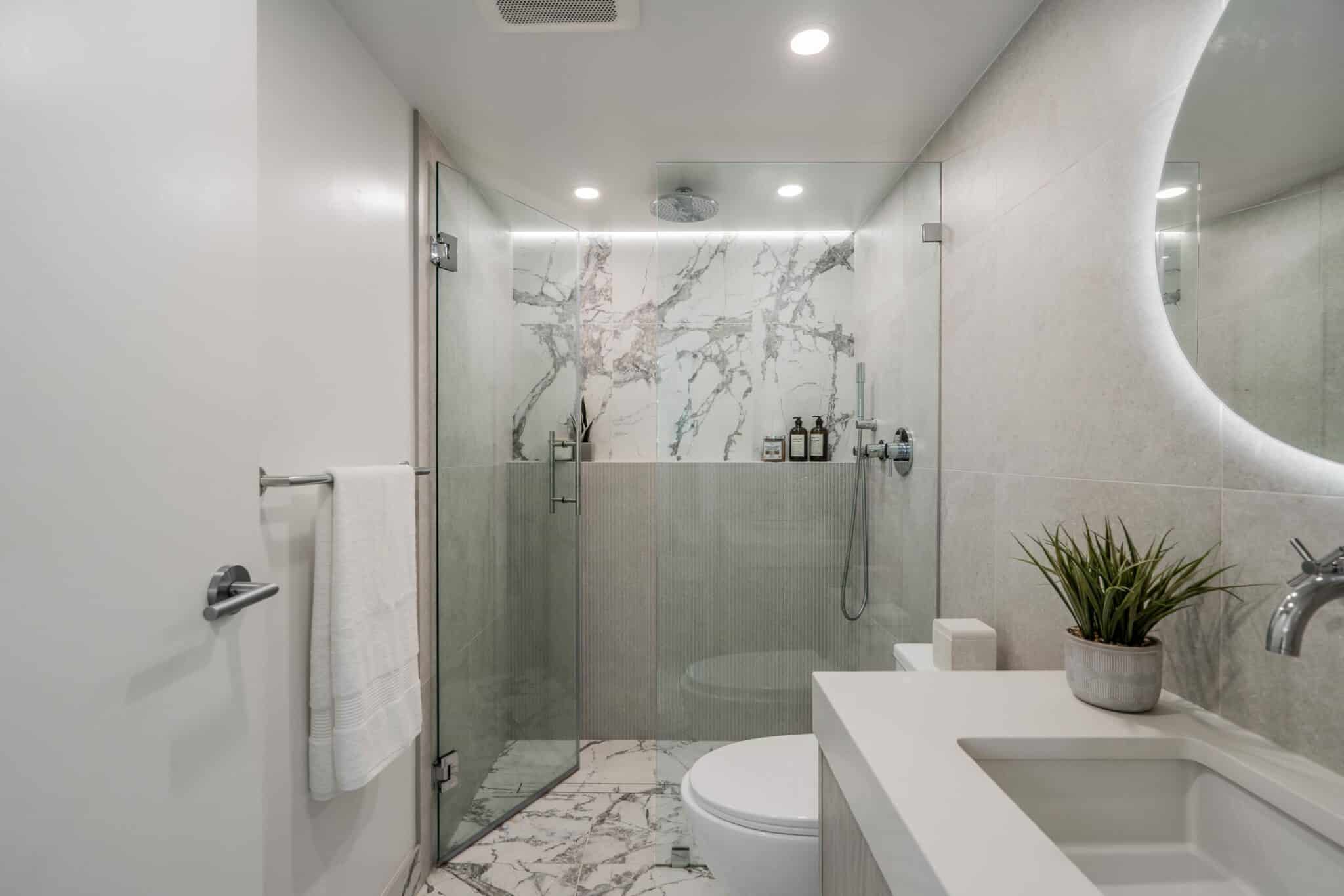 italian-modern-bathroom-renovations-marble-tile-led-light-interior-design