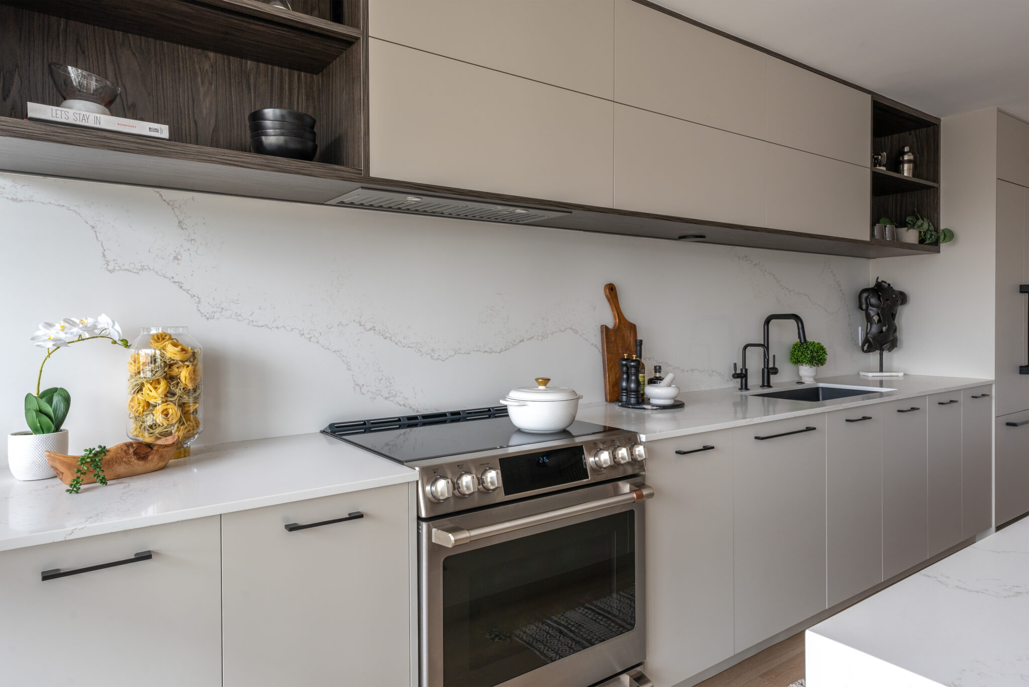 kitchen-renovation-downtown-vancouver-custom-cabinets-smart-storage