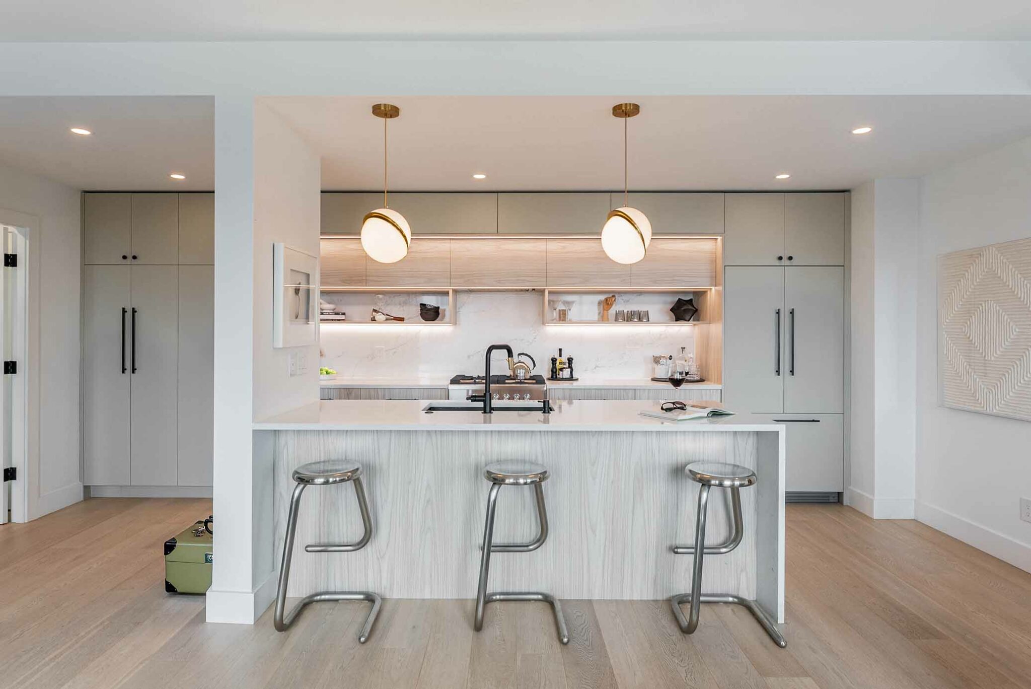 full-kitchen-renovation-vancouver-quartz-countertop-oak-custom-cabinets-bacl-fixtures-under-cabinet-